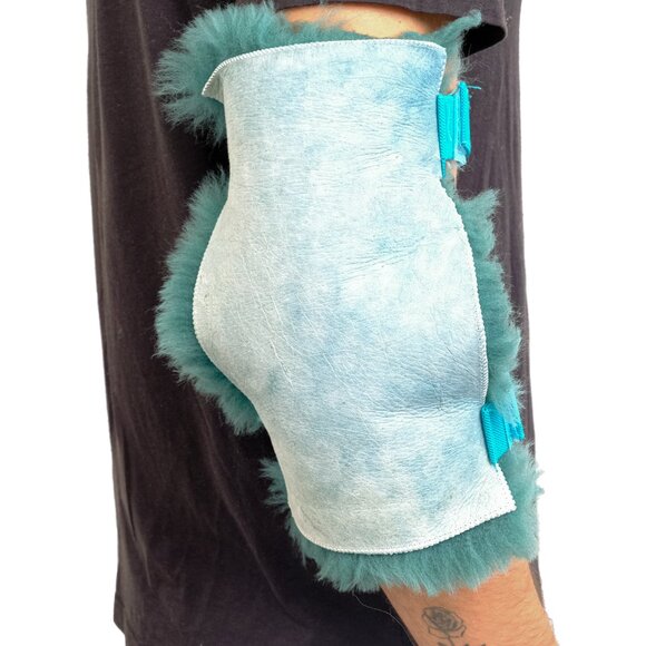 Natural Medical Classic Sheepskin Elbow Protectors | 2-Piece | Emerald | 10"x6" - Picture 3 of 4